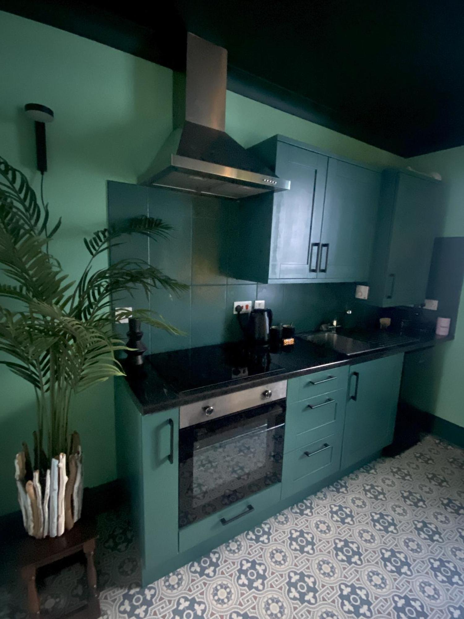 Number Two Russell House Tavistock Devon Apartment Стая снимка